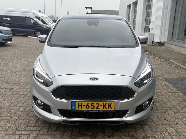 Ford S-MAX 2.0L ST-Line Panoramadak | Stoelverwarming | Trekhaak | Voorruit verwarming |
