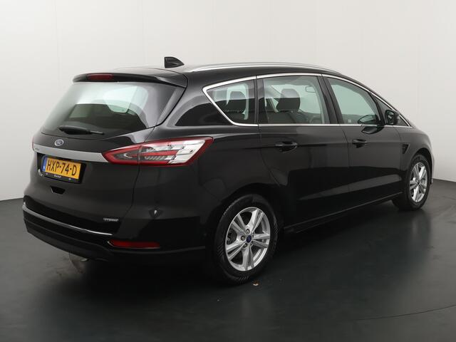 Ford S-MAX 2.5 HYBRID Titanium 7p. 190pk | Adaptieve Cruise Control | 7zits | 1.560 trekgewicht | Sync 3 Navigatie | Achteruitrijcamera
