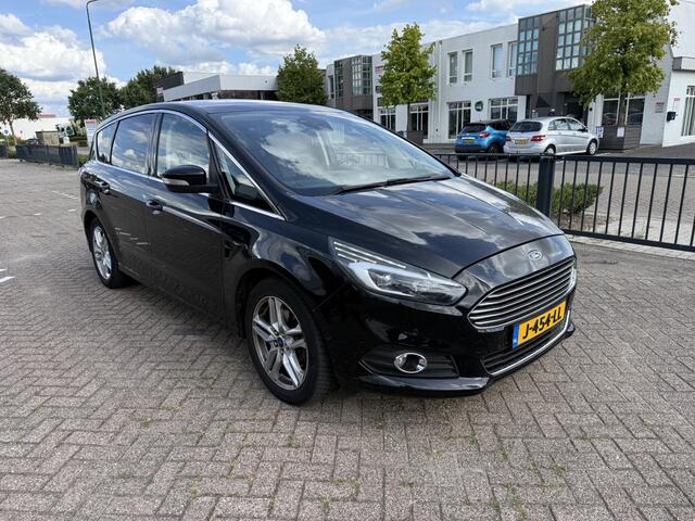 Ford S-MAX 2.0 Vignale 7p. Aut. Panoramadak Navi Keyless LED