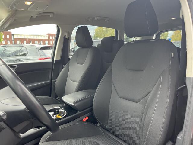 Ford S-MAX 1.5 EcoBoost Titanium 7p. 160pk 6-bak | 7 zitplaatsen | Sony | Navi | Carplay | Android Auto | Privacy Glass | etc. etc.