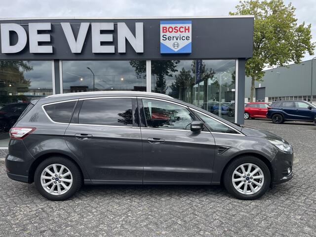 Ford S-MAX 1.5 EcoBoost Titanium 7p. 160pk 6-bak | 7 zitplaatsen | Sony | Navi | Carplay | Android Auto | Privacy Glass | etc. etc.
