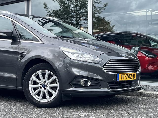 Ford S-MAX 1.5 EcoBoost Titanium 7p. 160pk 6-bak | 7 zitplaatsen | Sony | Navi | Carplay | Android Auto | Privacy Glass | etc. etc.