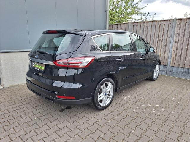 Ford S-MAX 1.5 Titanium | Airco | APK tot 08-2027 | Cruise Control | LED dagrijverlichting | Voorstoelen Verwarmd & memory seat functie |