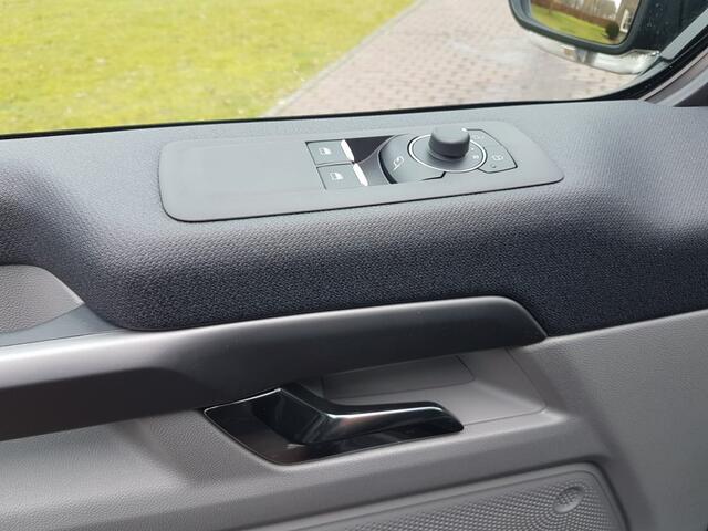 Ford TOURNEO Transit Tourneo L2H1 320 Limited Titanium BPM vrij 170pk AUT 8pers.