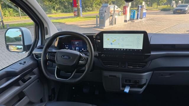 Ford TOURNEO 2.5 PHEV 340 L2 TITANIUM X 8p VIP bus