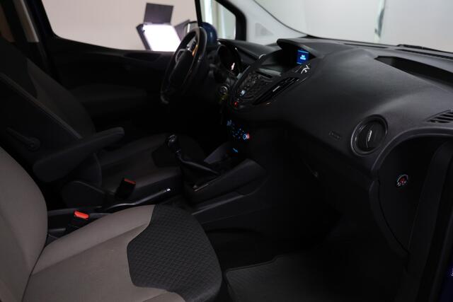 Ford TOURNEO COURIER 1.0 Titanium in perfecte staat 67dkm 017