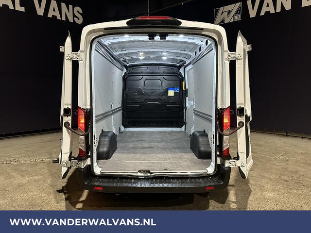 Ford TRANSIT 2.0 TDCI 131pk **BPM VRIJ voor de Ondernemer** L3H2 Euro6 Airco | Navigatie | Camera | Apple Carplay, Android Auto, Cruisecontrol, Parkeersensoren, Stoelverwarming, Verwarmde voorruit, Bijrijdersbank