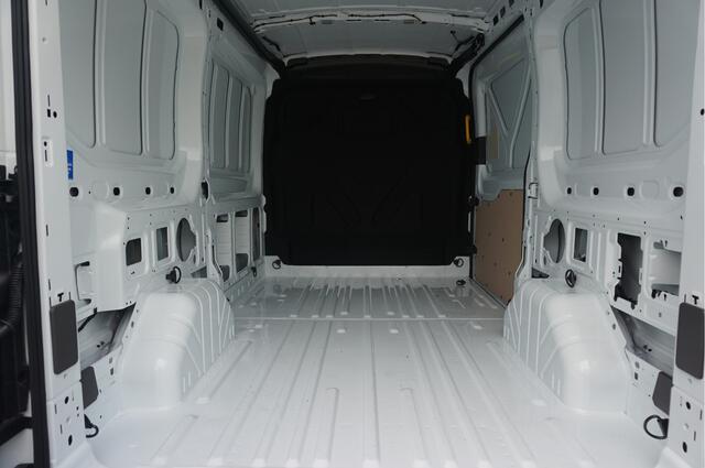 Ford TRANSIT 350M 130PK L2H2 BPM VRIJ!! Airco, Navi, Camera, Trekhaak!! NR. B03*