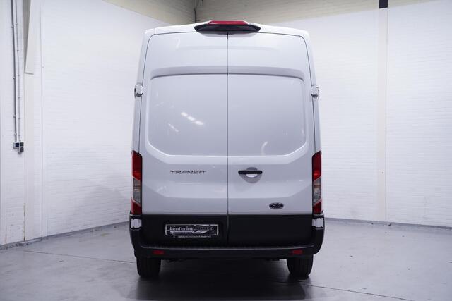 Ford TRANSIT 2.0 TDCI 130 pk L3H3 Trend Navi, Camera, DAB+ Dodehoek Assist, Laadruimte Pakket, PDC V+A, Hoog Dak, 3-Zits