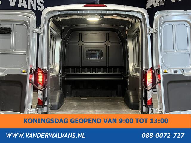 Ford TRANSIT 2.0 TDCI 131pk L3H2 Dubbele Cabine Euro6 Airco | 6-Zits | LED | 2500kg Trekhaak Cruisecontrol, Verwarmde voorruit, Parkeersensoren
