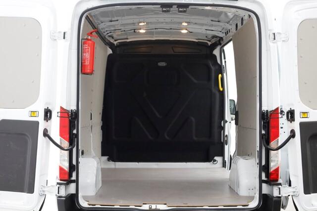 Ford TRANSIT 350 2.0 TDCI 130pk L3H2 Trend Airco/Imperiaal Trekhaak 2800kg 11-2020