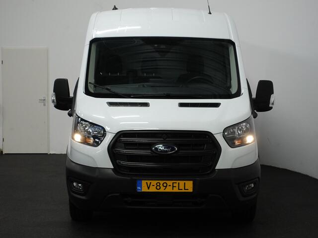 Ford TRANSIT 130pk L2H2 Trend Automaat Navigatie Apple Carplay/ Android Auto Trekhaak Airco Cruise control Camera