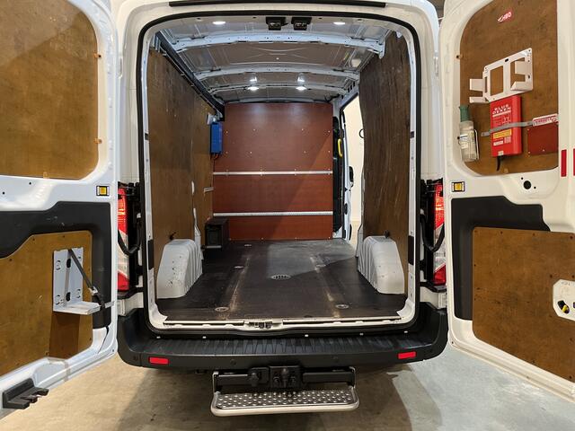 Ford TRANSIT 350 2.0 TDCI L3H2 Trend 130 PK / Euro 6 / 220V / Airco / Cruise Control / Trekhaak / Camera