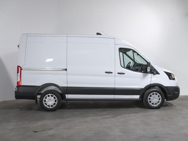 Ford TRANSIT 130pk L2H2 Trend Automaat Airco Navigatie Cruise Control Trekhaak Camera 360 Parkeersensoren Carplay