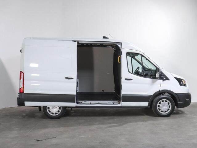 Ford TRANSIT 130pk L2H2 Trend Automaat Airco Navigatie Cruise Control Trekhaak Camera 360 Parkeersensoren Carplay