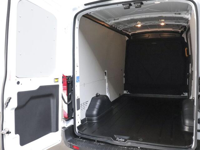 Ford TRANSIT 130pk L2H2 Trend Automaat Airco Navigatie Cruise Control Trekhaak Camera 360 Parkeersensoren Carplay