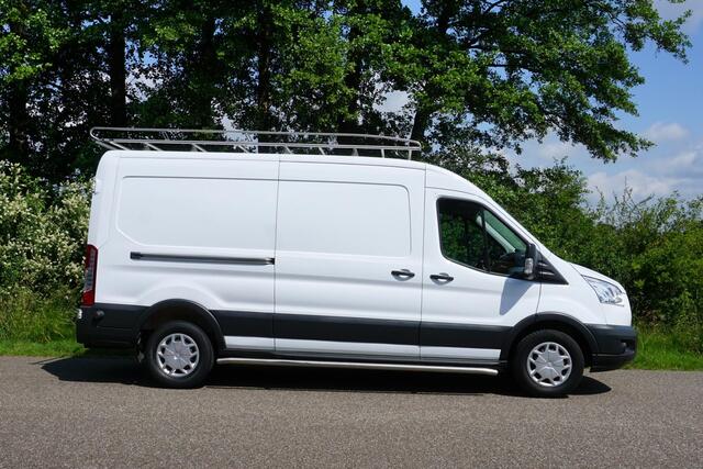 Ford TRANSIT 350 2.0 TDCI L3H2 Trend 3500 KG |131 pk |Camera |Cruise |Trekhaak |Parkeersensoren |Imperiaal |Sidebars |Bluetooth |Verwarmde voorruit |Airco |In Keurige staat