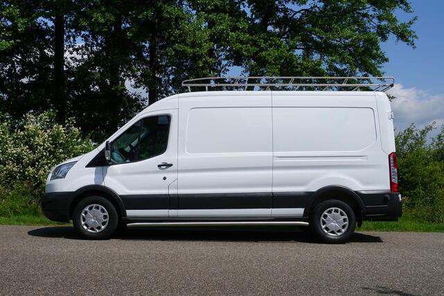 Ford TRANSIT 350 2.0 TDCI L3H2 Trend 3500 KG |131 pk |Camera |Cruise |Trekhaak |Parkeersensoren |Imperiaal |Sidebars |Bluetooth |Verwarmde voorruit |Airco |In Keurige staat