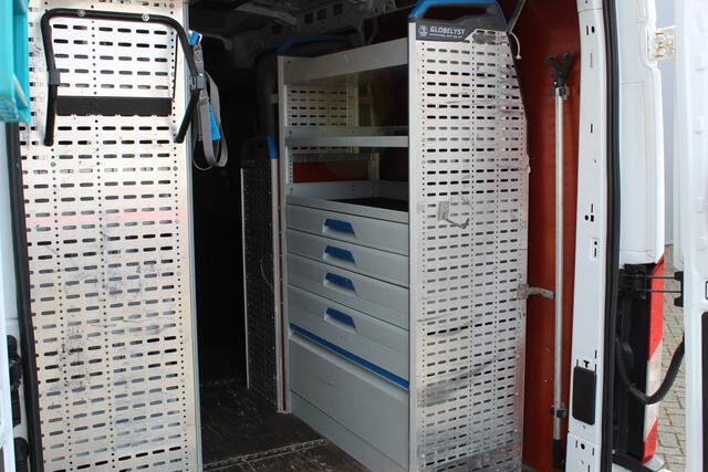 Ford TRANSIT 290 2.0-105pk TDCI L2H2 Ambiente. Compleet ingerichte Ford Transit ! Camera, pdc v+a, airco, ladder achterd., opstaptrede met trekhaak, imperiaal met ladder, omvormer naar 220V, etc etc.