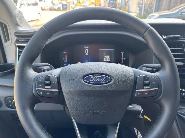 Ford TRANSIT Dubbelcabine Openlaadbak Airco Cruisecontrol Trekhaak 130PK BPM VRIJ NIEUW