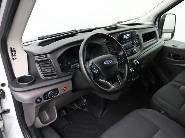 Ford TRANSIT 2.0TDCi 130PK Bakwagen+Laadklep | Dakspoiler | Camera | Airco | Cruise | 3-Persoons
