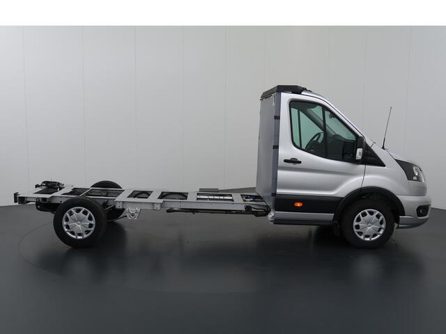 Ford TRANSIT MCA 350 2.0 TDCI 170 PK L4 H1 TREND SKELETAL | UIT VOORRAAD LEVERBAAR | Karhof Gesloten Bak + Deuren KENTEKEN 2024 | BLUETOOTH | CRUISE CONTROL | VOORRUITVERWARMING | DAB+ | LAADVERMOGEN 1303 KG