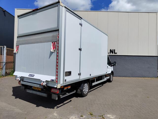Ford TRANSIT Bakwagen+Laadklep Meubelbak+Laaddeur Euro 6.2 2.0D 130PK L4H3 DHollandia 3-Persoons Navi Airco Ford-Connect-Sync 3 Adaptive-Bochtverl. Pdc-a+v Elektric.Stoelverstelling+Voorruit+Stoel verwarmd Cruise Control Mistlampen Lengte Bak 443cm! Lane-Assist Lat om