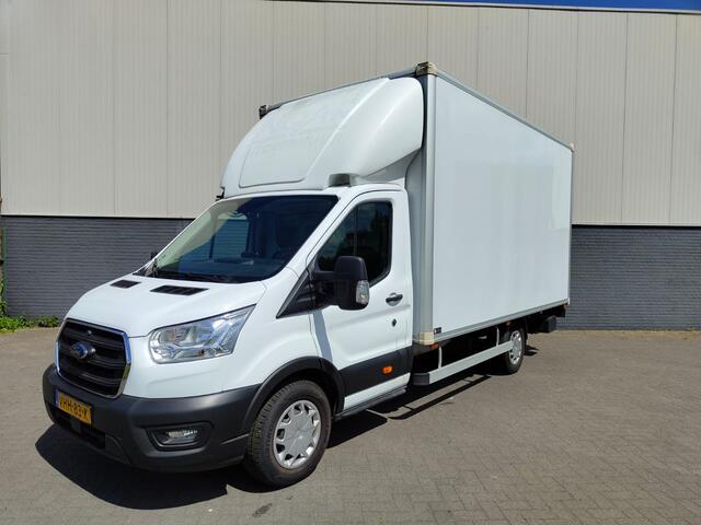 Ford TRANSIT Bakwagen+Laadklep Meubelbak+Laaddeur Euro 6.2 2.0D 130PK L4H3 DHollandia 3-Persoons Navi Airco Ford-Connect-Sync 3 Adaptive-Bochtverl. Pdc-a+v Elektric.Stoelverstelling+Voorruit+Stoel verwarmd Cruise Control Mistlampen Lengte Bak 443cm! Lane-Assist Lat om