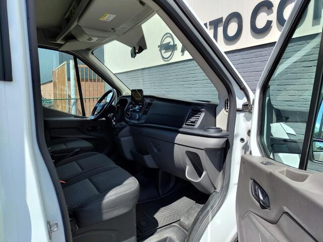 Ford TRANSIT Bakwagen+Laadklep Meubelbak+Laaddeur Euro 6.2 2.0D 130PK L4H3 DHollandia 3-Persoons Navi Airco Ford-Connect-Sync 3 Adaptive-Bochtverl. Pdc-a+v Elektric.Stoelverstelling+Voorruit+Stoel verwarmd Cruise Control Mistlampen Lengte Bak 443cm! Lane-Assist Lat om