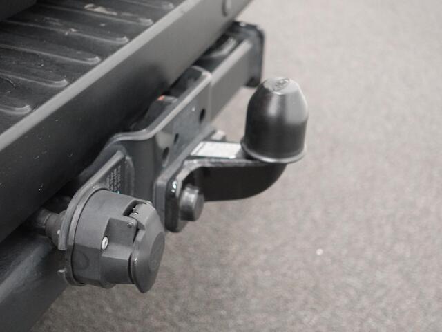 Ford TRANSIT 130pk 2.0 L2H2 Trend Automaat Airco Navi Cruise Parkeersensoren Trekhaak Camera 360 Parkeersensoren