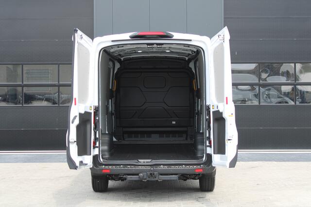 Ford TRANSIT 350 2.0 TDCI L3H2 Trend 165pk - Facelift - 2x Schuifdeur - 360 Camera - Trekhaak - ACC - Stoel & Stoelverwarming - Blind Spot - Navi - 270gr deuren - Rijklaar