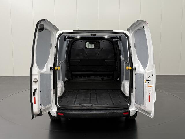 Ford TRANSIT 2.0TDCi 130PK Lang | Airco | Cuise | 3-Persoons | Betimmering