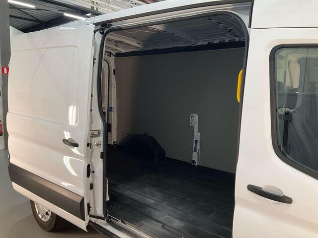 Ford TRANSIT 350 2.0 TDCI L3H2 Trend 130pk | Navigatie Pack | Safety en Comfort Pack | Trekhaak