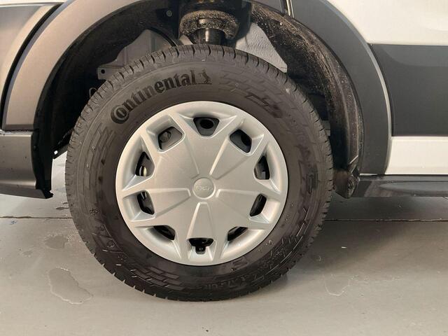 Ford TRANSIT 350 2.0 TDCI L3H2 Trend 130pk | Safety Comfort-pakket | Navigatie Pack | Trekhaak |