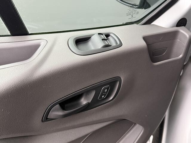 Ford TRANSIT 2.0TDI 130PK L2H2 Business | Airco | Cruise | 3-Persoons