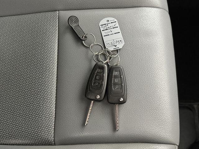 Ford TRANSIT 2.0TDCi 130PK Dubbele Cabine | 7-Persoons | Navigatie | Camera | Multimedia | Airco | Cruise