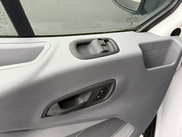 Ford TRANSIT 2.0TDCi 130PK L3H2 Dubbele Cabine | 7-Persoons | Navigatie | Camera | Airco | Cruise | 2800Kg Trekhaak