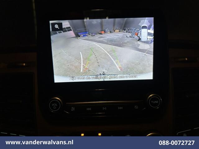 Ford TRANSIT 2.0 TDCI 170pk L3H2 Euro6 Airco | Camera | Apple Carplay | Cruisecontrol | 2800kg Trekhaak Android Auto, Stoelverwarming, Verwarmde voorruit, Parkeersensoren, Bijrijdersbank