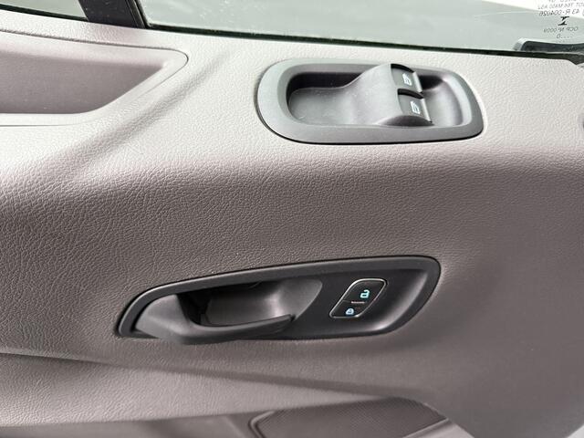 Ford TRANSIT 2.0TDCI Bakwagen | Laadklep | Euro 6 | Camera 360 | Airco | Cruise | Zij-instap