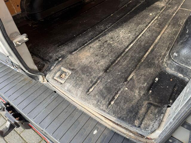 Ford TRANSIT 350 2.0 TDCI L3H2 Ambiente achterschade, airco, cruise