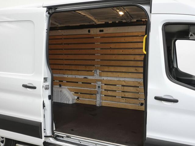 Ford TRANSIT 330 2.0 TDCI L3H2 Trend Airco Adaptive Cruise Control Navigatie Trekhaak