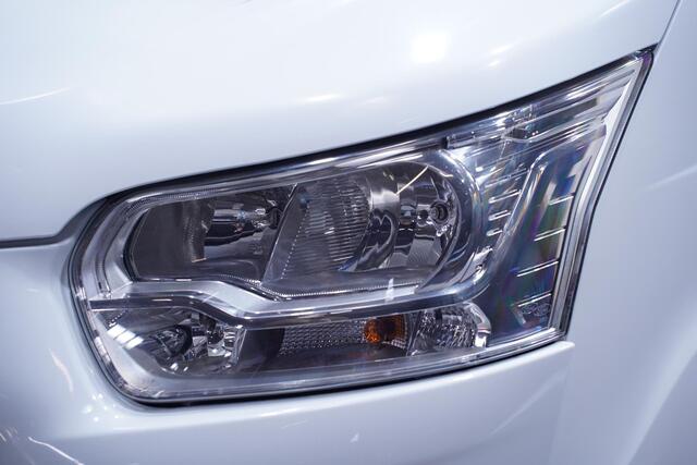 Ford TRANSIT 2.0 TDCI 130 pk L3H2 Trend Airco, Apple Carplay Cruise control, Laadruimte Pakket, PDC V+A, 3-Zits