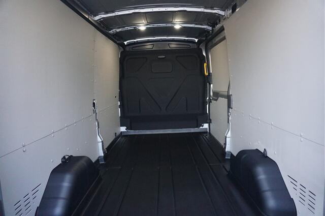 Ford TRANSIT 350L 130PK AUT L3H2 BPM VRIJ!! Sync4 Navi, 360 Camera, LM Velg, Trekhaak!! NR. A253