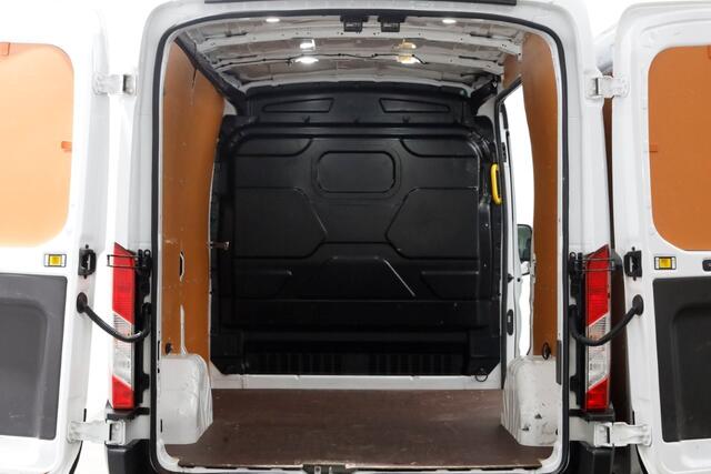Ford TRANSIT 2.0 TDCI 130pk L2H2 Trend Airco/Camera/CarPlay 02-2021
