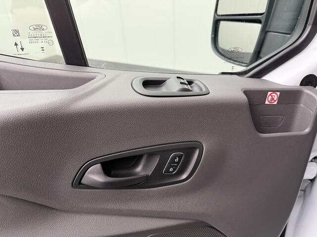 Ford TRANSIT 130PK L3H2 | Navigatie | Camera | Airco | Fabrieksgarantie | Cruise | Trekhaak | Betimmering | 3-Zits