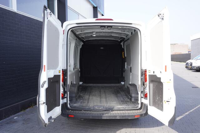 Ford TRANSIT 2.0 TDCI 130PK L2H2 EURO 6 - Airco - Cruise - PDC - ¤15.900,- Excl.