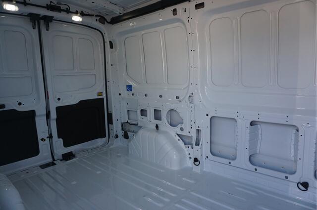 Ford TRANSIT 290M 105PK L2H2 BPM VRIJ!! Airco, PDC, Bluetooth! NR. J365*