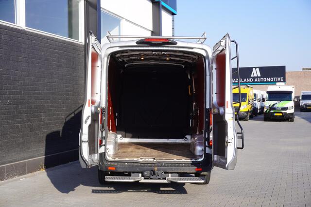 Ford TRANSIT 2.0 TDCI 130PK Automaat L2H2 EURO 6 - Airco - Navi - Cruise - Camera - ¤ 18.950,- Excl.