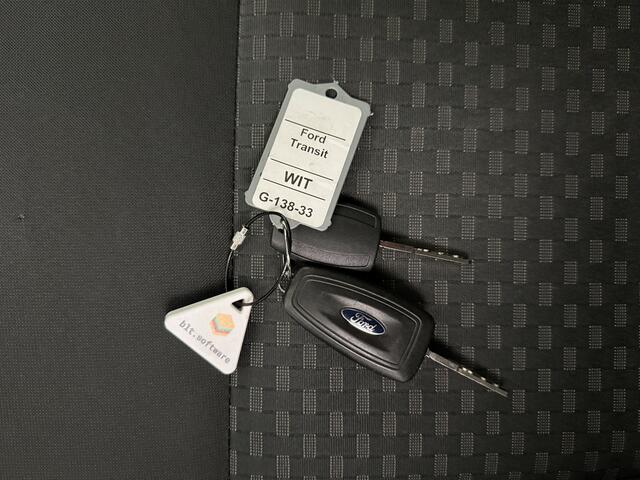 Ford TRANSIT 2.0TDCi L4H3 Jumbo | Trekhaak | 3-Zits | Airco | Cruise | Betimmering