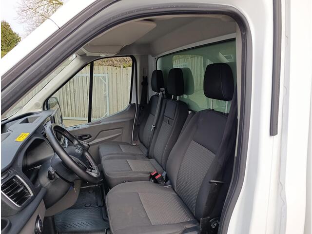 Ford TRANSIT 350 2.0 TDCI L4H1 Trend RWD Meubelbak | Airco (automatisch | Trekhaak | Cruise contole